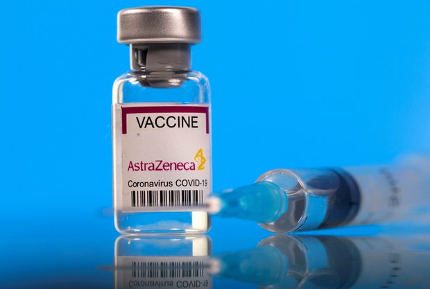 Biến thể Omicron đe dọa nguồn cung vaccine toàn cầu trong năm 2022 